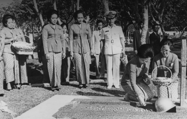Biodata dan Agama Karlinah Umar Wirahadikusumah, Istri Wapres ke-4 RI Meninggal Dunia